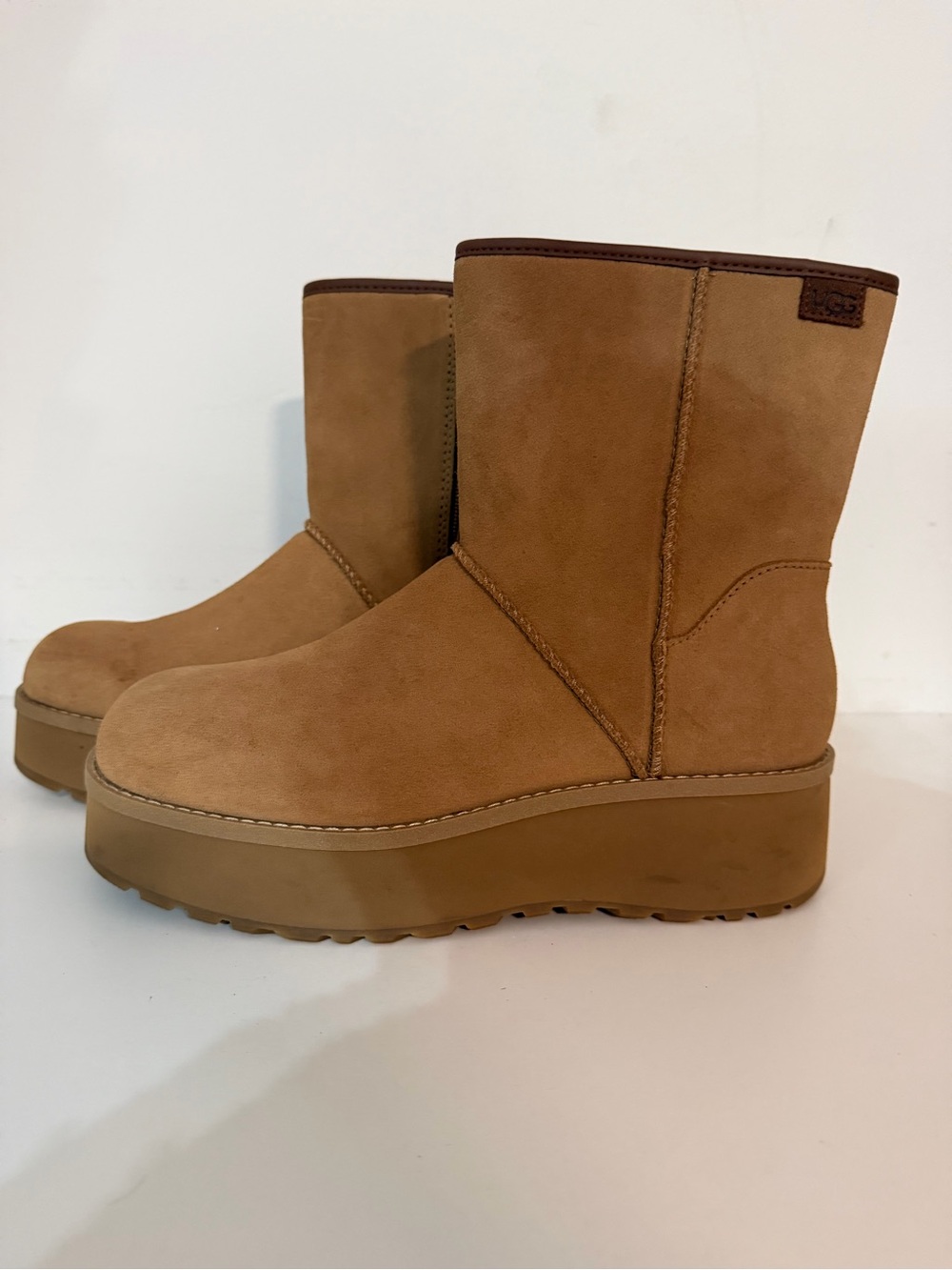 UGG Classic Mini Platform Boots Chestnut Women’s US 10 - New Without Box